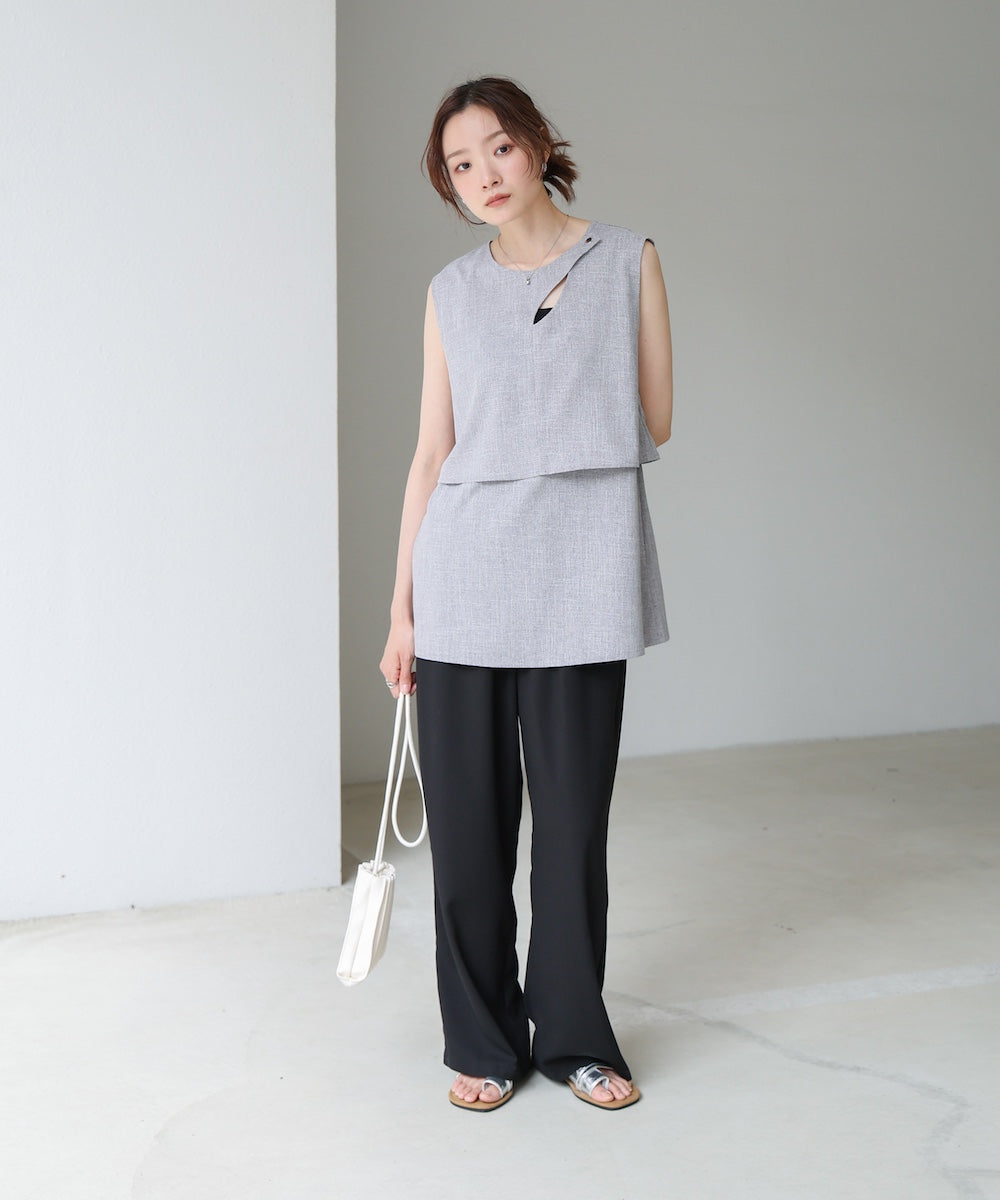 レイヤード風ノースリーブブラウス