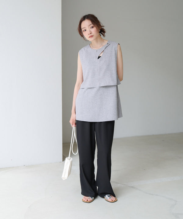 レイヤード風ノースリーブブラウス