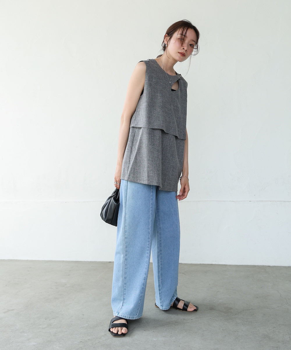 レイヤード風ノースリーブブラウス