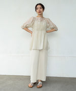 ビスチェ風シアーペプラムブラウス