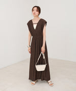 【選べる】【低身長向けサイズあり】前後２ＷＡＹウェーブ柄シュシュ付ワンピース・オールインワン