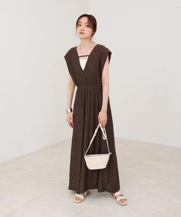 【選べる】【低身長向けサイズあり】前後２ＷＡＹウェーブ柄シュシュ付ワンピース・オールインワン