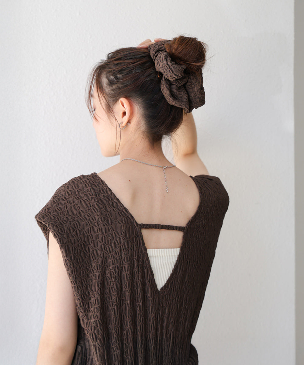 【選べる】【低身長向けサイズあり】前後２ＷＡＹウェーブ柄シュシュ付ワンピース・オールインワン