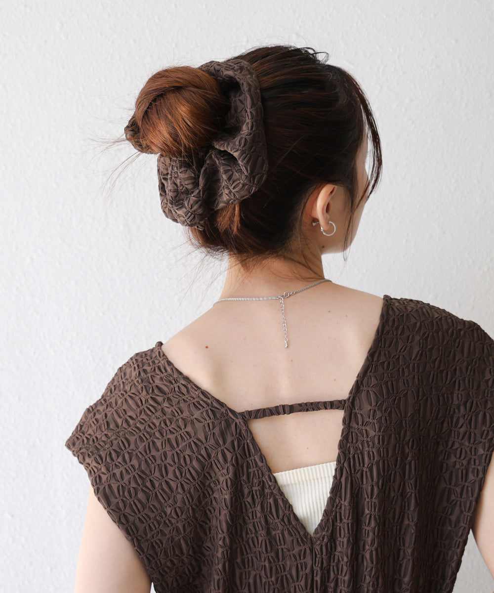 【選べる】【低身長向けサイズあり】前後２ＷＡＹウェーブ柄シュシュ付ワンピース・オールインワン