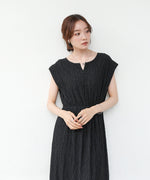 【選べる】【低身長向けサイズあり】前後２ＷＡＹウェーブ柄シュシュ付ワンピース・オールインワン