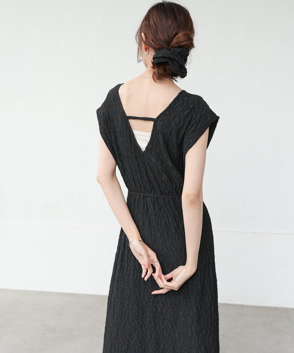 【選べる】【低身長向けサイズあり】前後２ＷＡＹウェーブ柄シュシュ付ワンピース・オールインワン