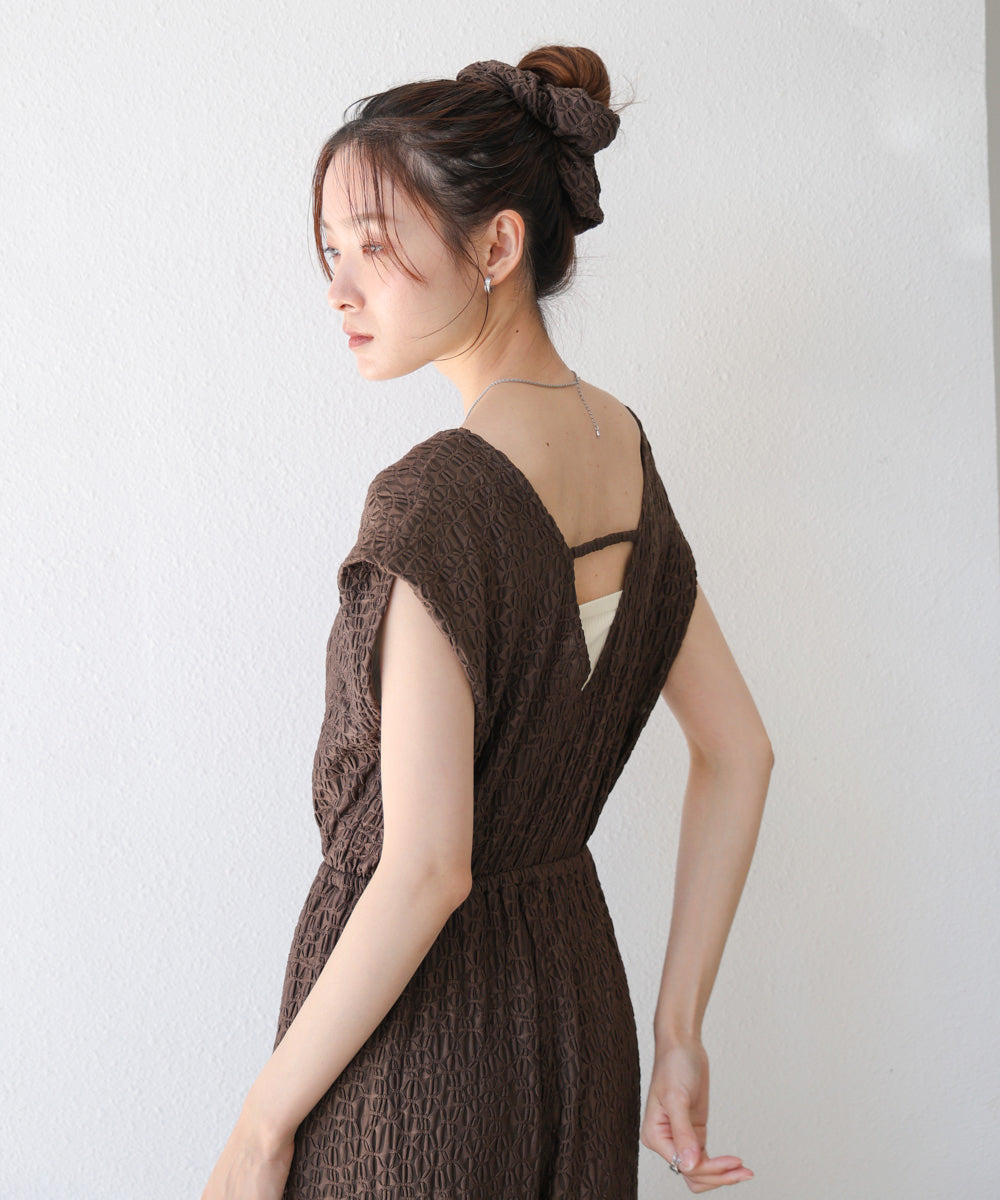 【選べる】【低身長向けサイズあり】前後２ＷＡＹウェーブ柄シュシュ付ワンピース・オールインワン