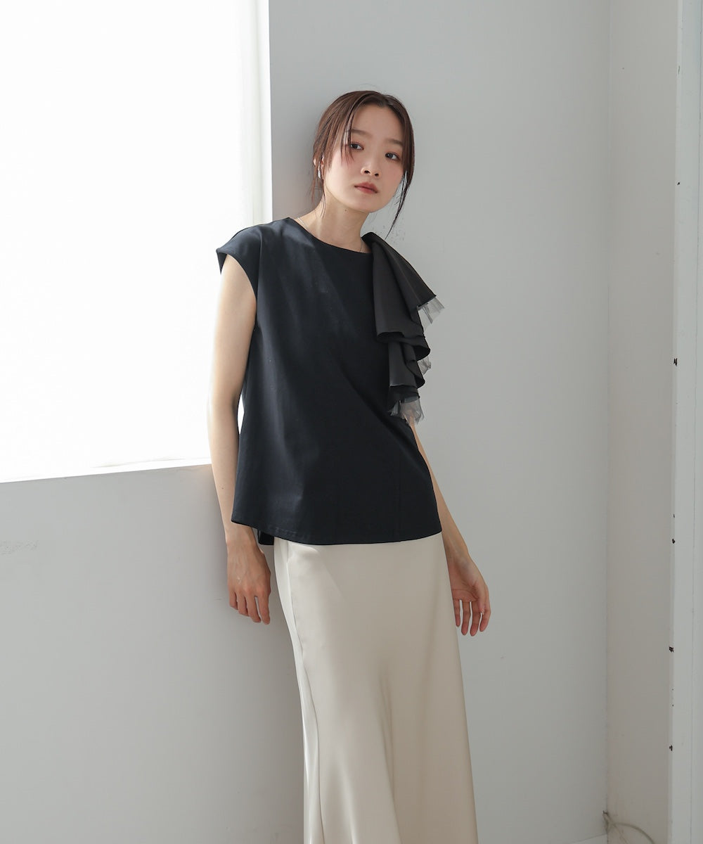 イレヘムラッフルデザインカットソー