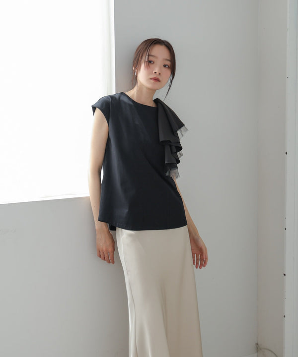 イレヘムラッフルデザインカットソー