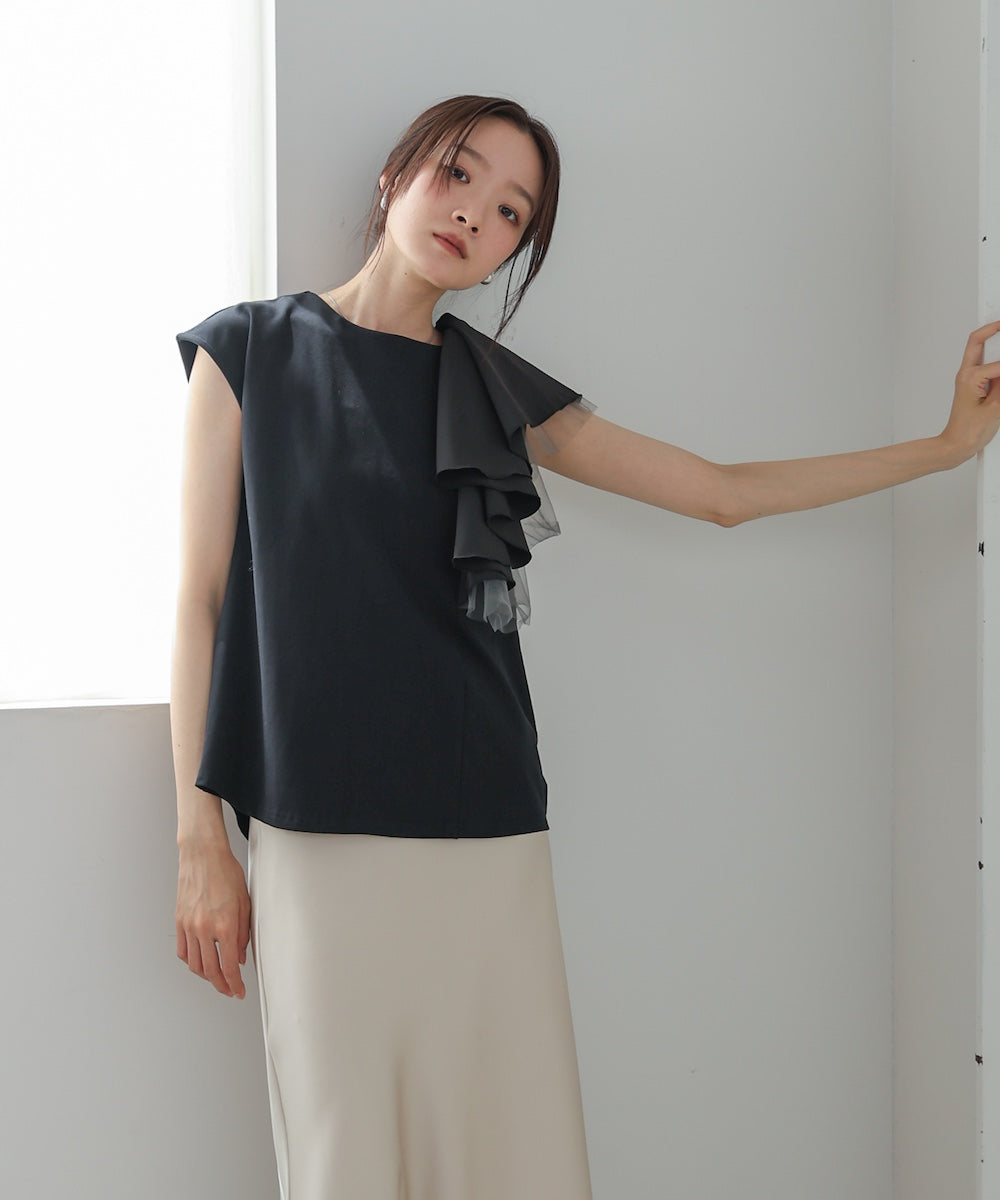 イレヘムラッフルデザインカットソー