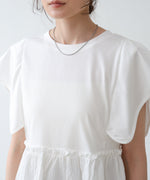 スクエアーショルダーペプラムトップス