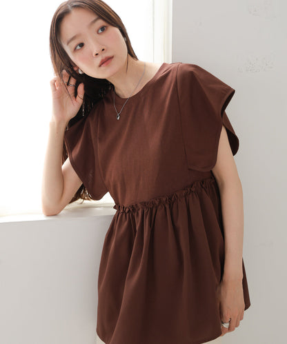 スクエアーショルダーペプラムトップス