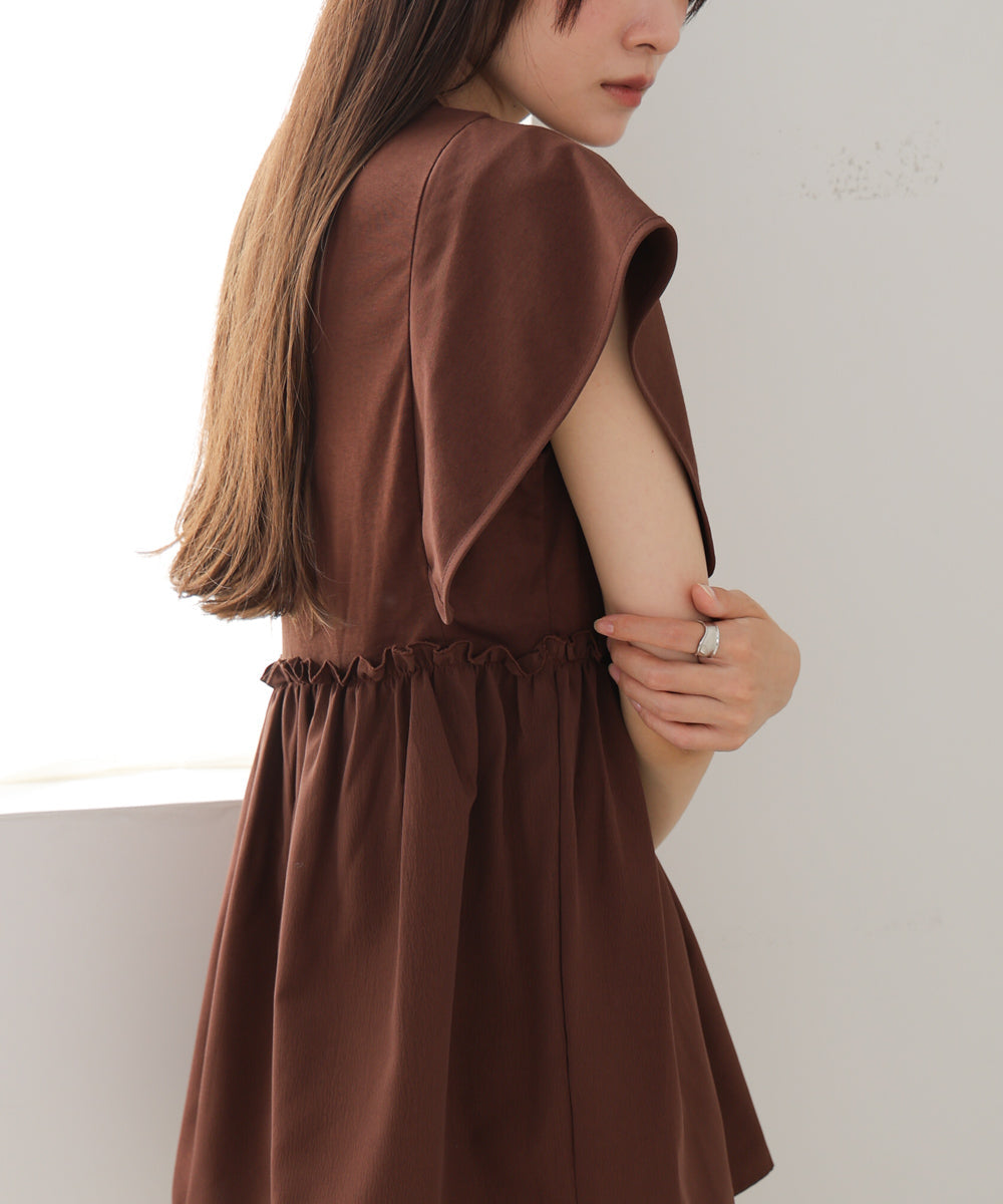 スクエアーショルダーペプラムトップス