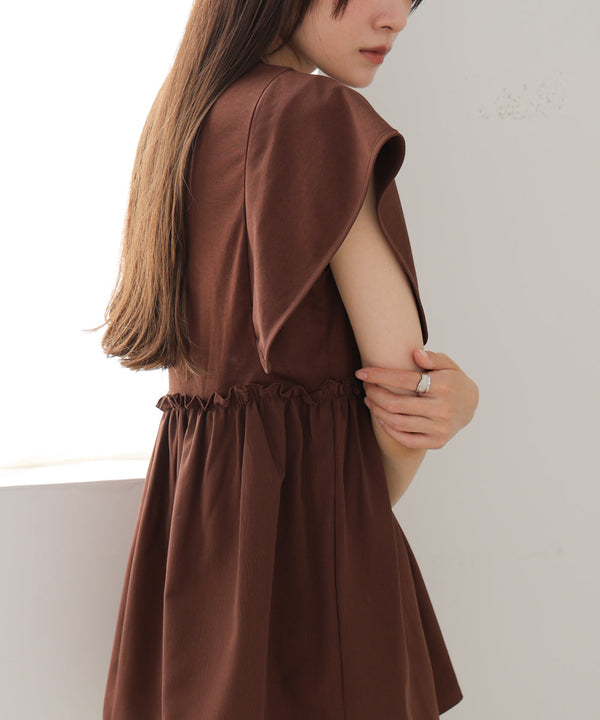 スクエアーショルダーペプラムトップス