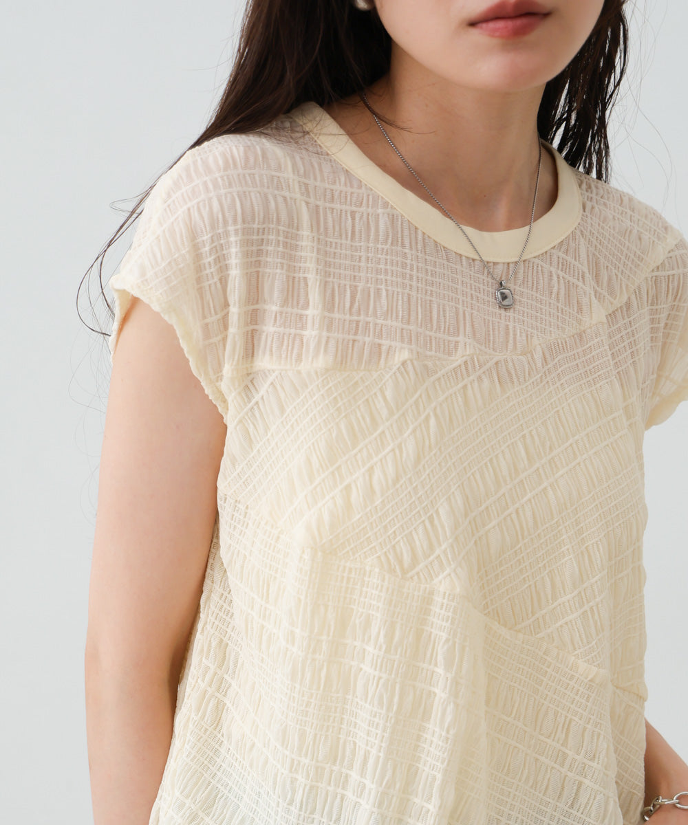 シャーリング切り替えトップス