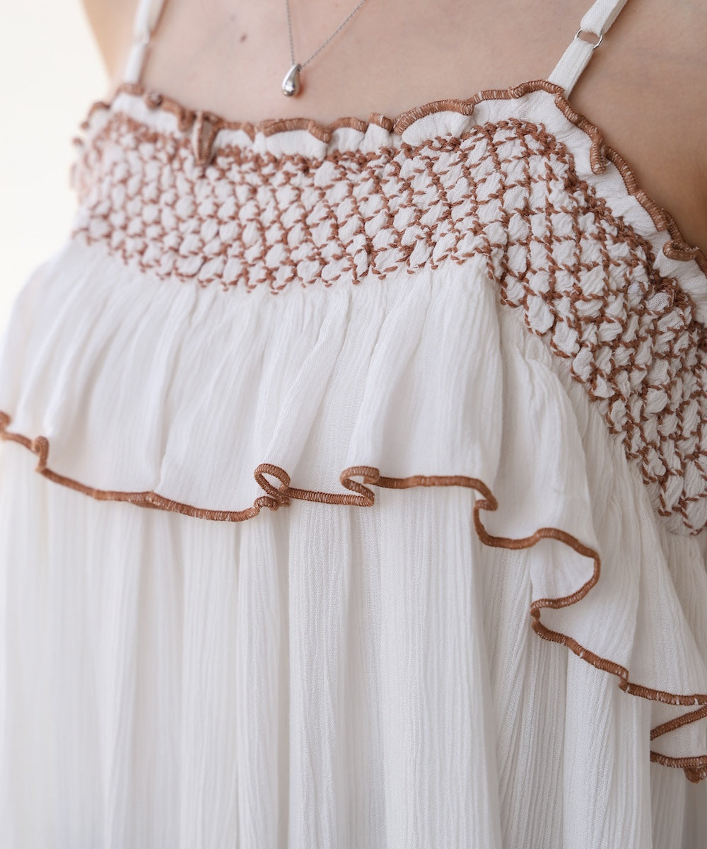 レーヨンクレープスモッキングキャミソール