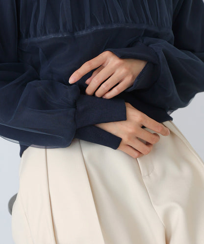 ショート丈チュールレイヤードスウェット