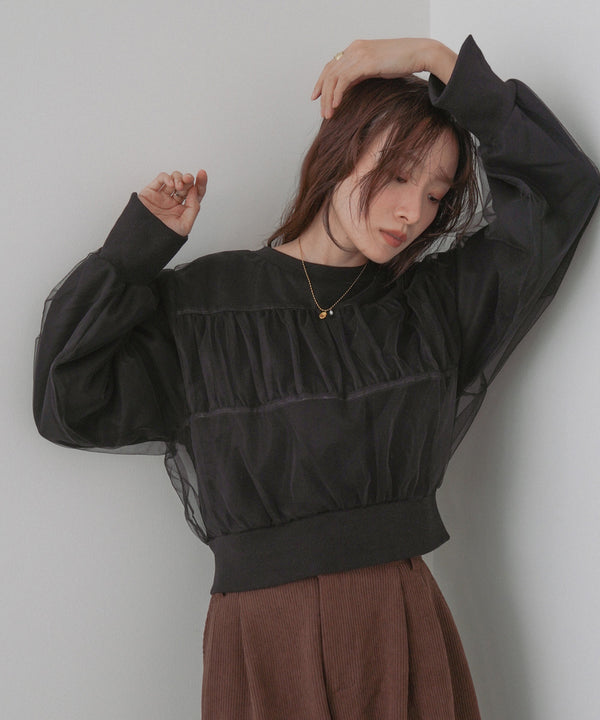 ショート丈チュールレイヤードスウェット