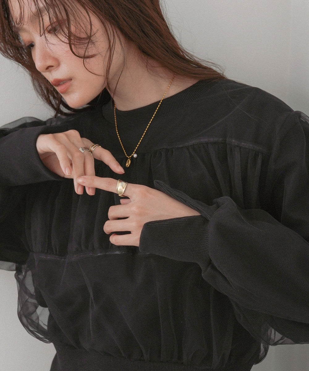 ショート丈チュールレイヤードスウェット