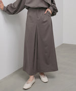 フロントタックＩラインスカート