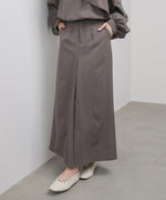 フロントタックＩラインスカート