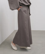 フロントタックＩラインスカート