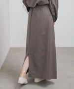 フロントタックＩラインスカート