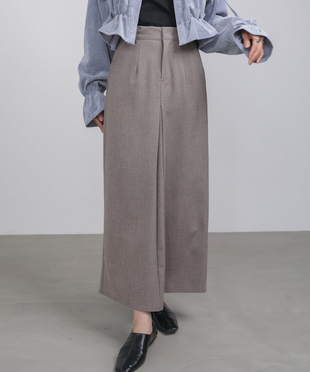 フロントタックＩラインスカート