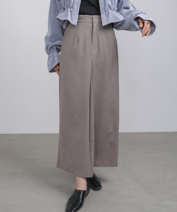 フロントタックＩラインスカート