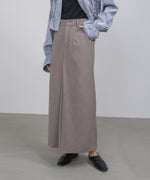 フロントタックＩラインスカート