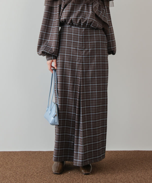 フロントタックＩラインスカート