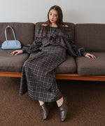 フロントタックＩラインスカート