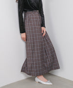 フロントタックＩラインスカート