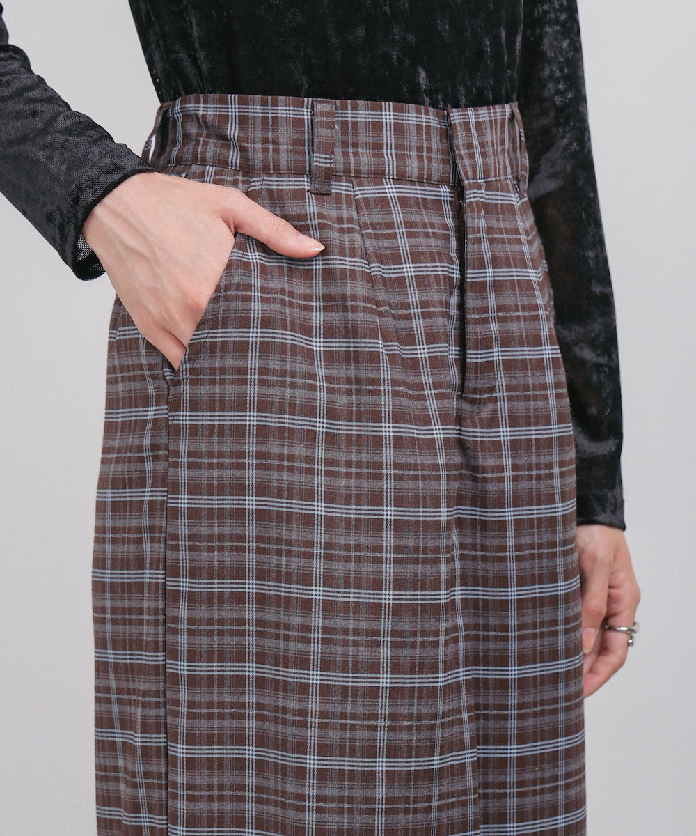 フロントタックＩラインスカート