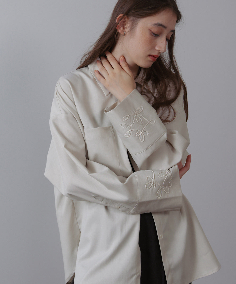 コード刺しゅうワイドカフスオーバーシャツ