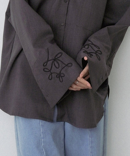 コード刺しゅうワイドカフスオーバーシャツ