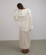 ダブルラッフルカラーブラウス