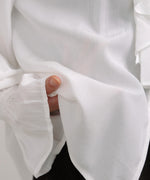 ダブルラッフルカラーブラウス