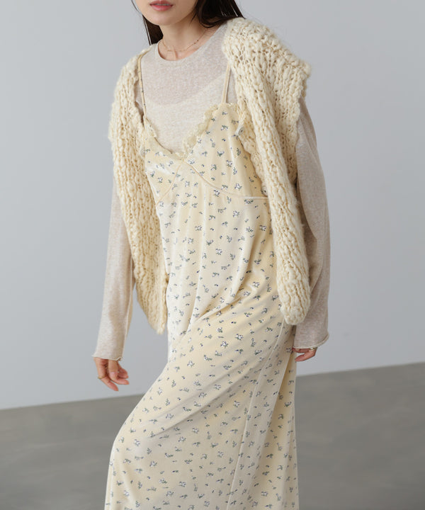 小花柄レース付きベロアキャミワンピース