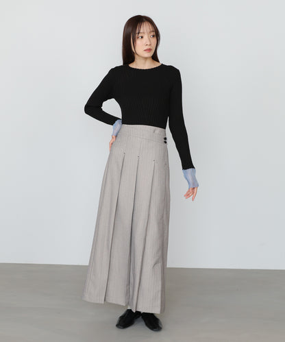 ピンストライプサイドプリーツスカート