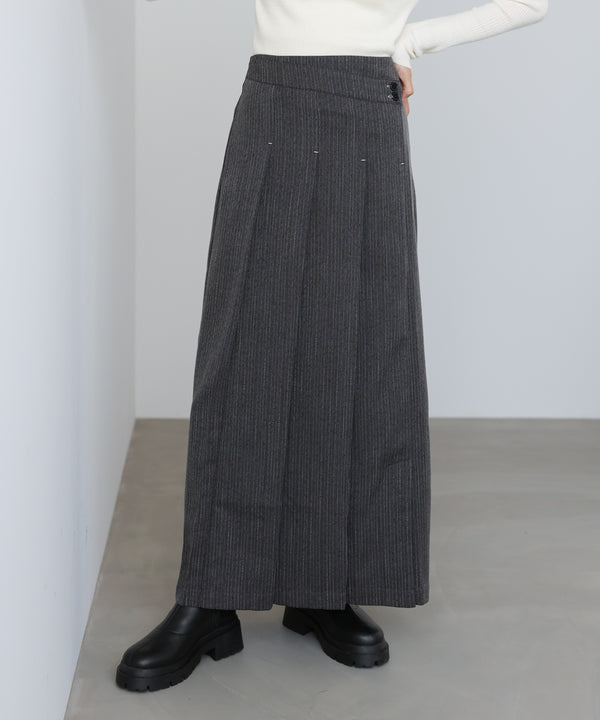 ピンストライプサイドプリーツスカート