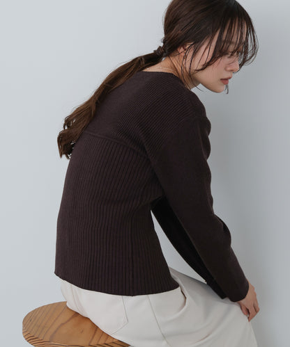 ビスチェライクニットトップス