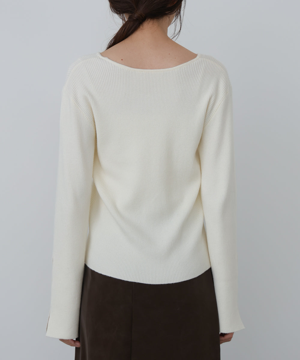 スリットニットトップス