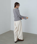 スリットニットトップス