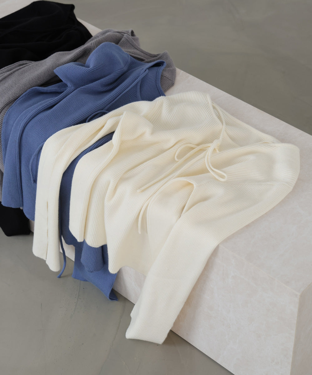 スリットニットトップス