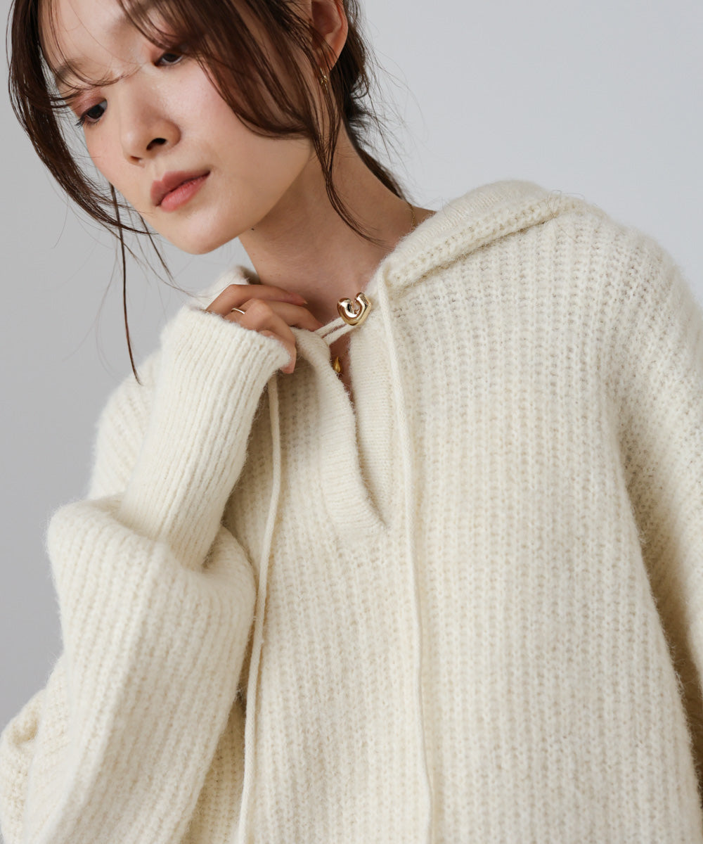 フーディーニットトップス