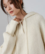 フーディーニットトップス