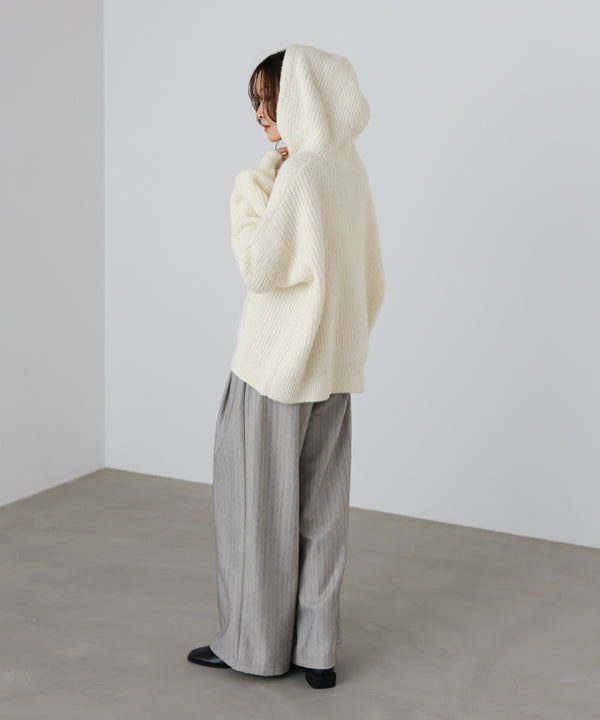 フーディーニットトップス