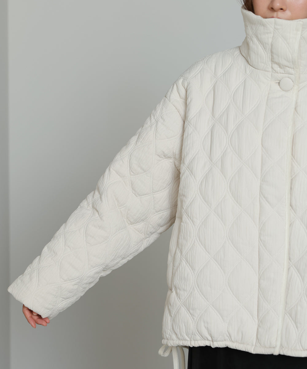 ウェーブキルティング中綿ミドルコート