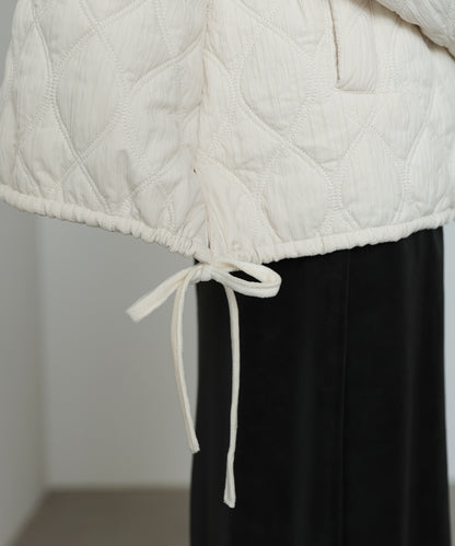 ウェーブキルティング中綿ミドルコート